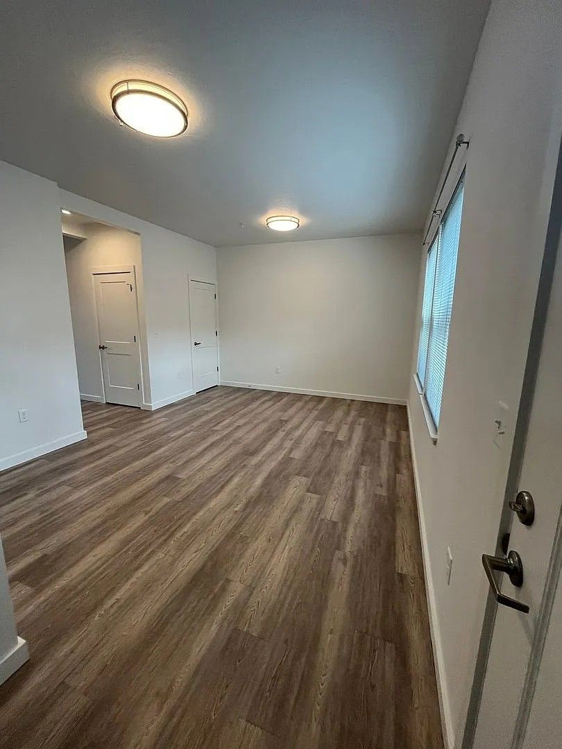MOVE IN SPECIAL $500 off 1st Months Rent-Modern Living with high celings and bright concepts – Utilities Included! property image
