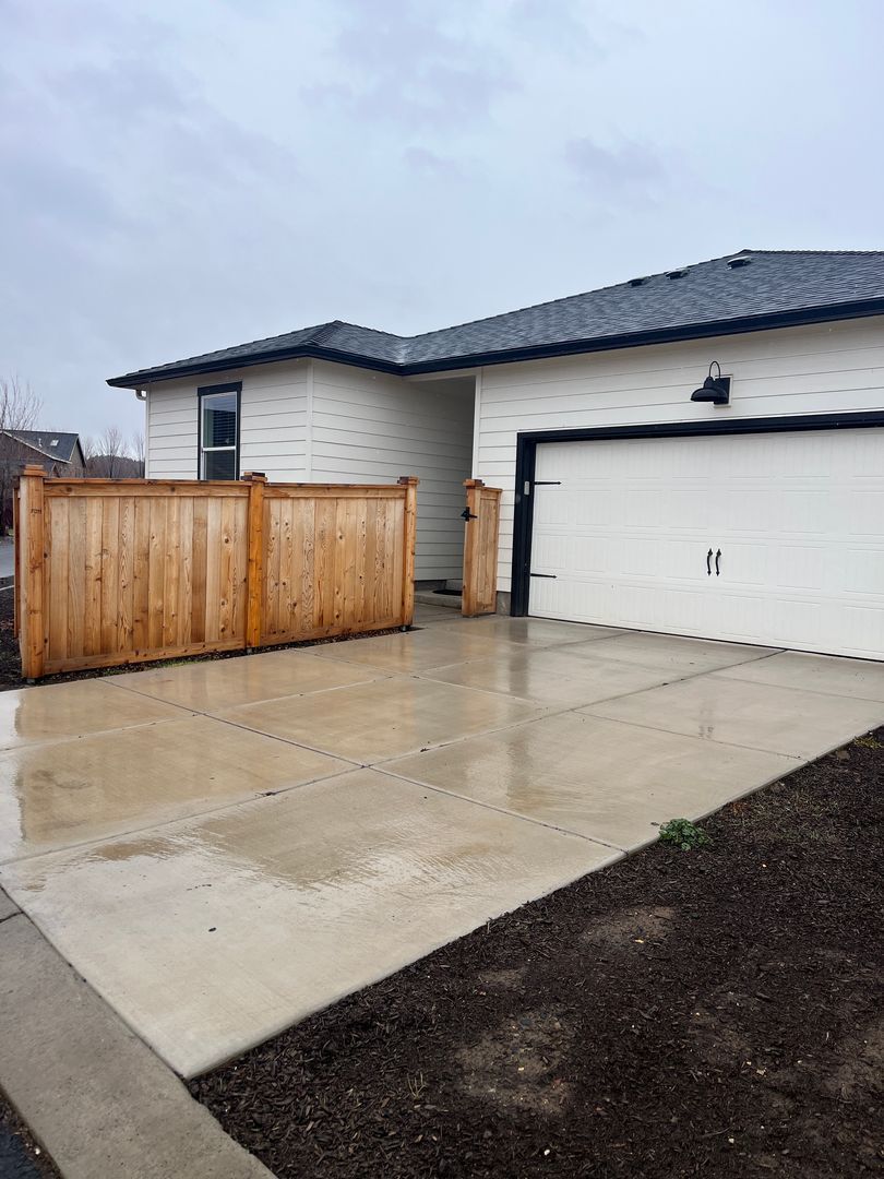 Please do not disturb Tenants. Beautiful one story home in quiet new neighborhood in Prineville property image