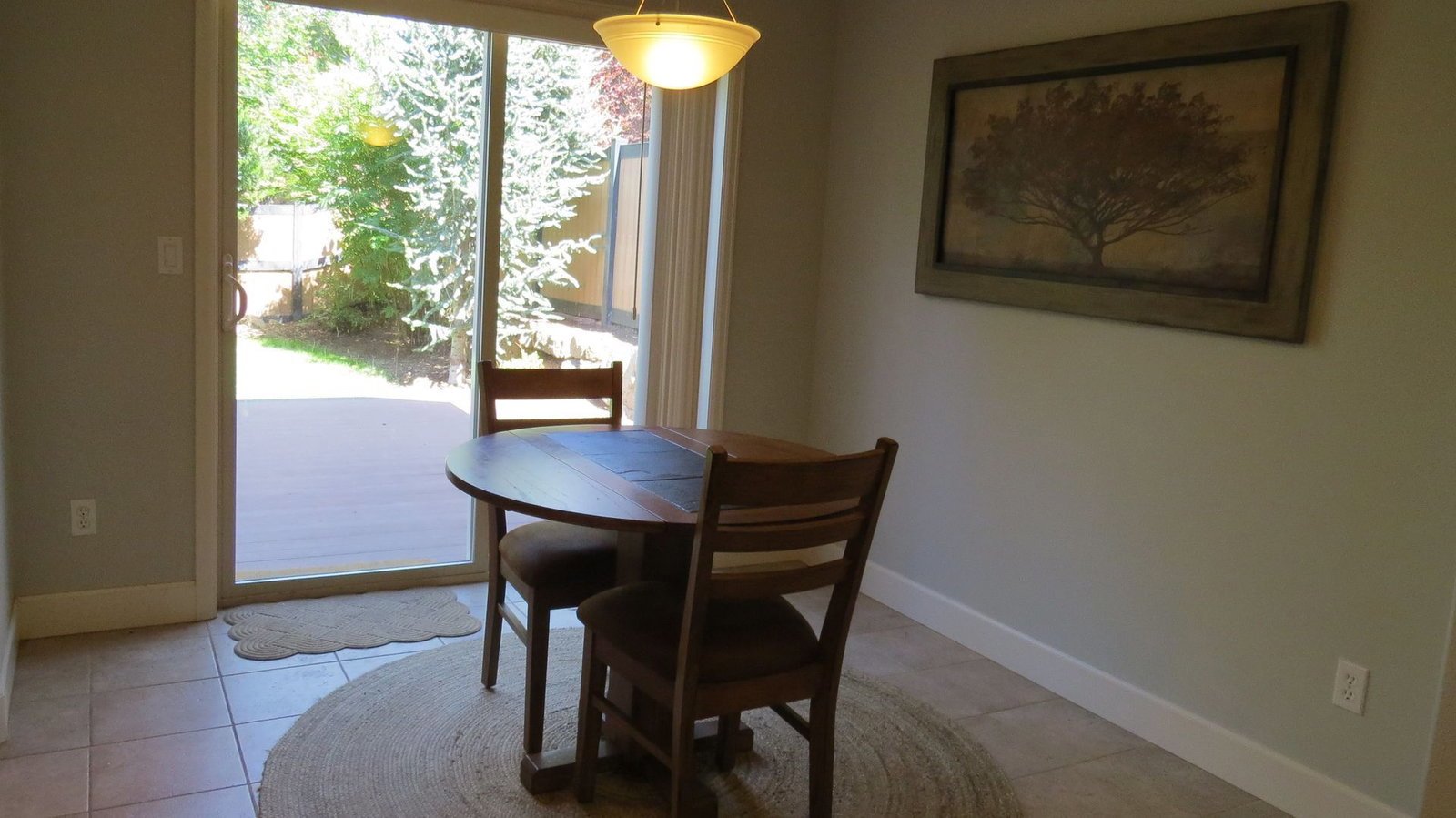 Beautiful 2 story home with 3 bedrooms and 2.5 bathrooms.  Fenced backyard. Stainless steel appliances, granite countertops, gas fireplace, air conditioning. property image