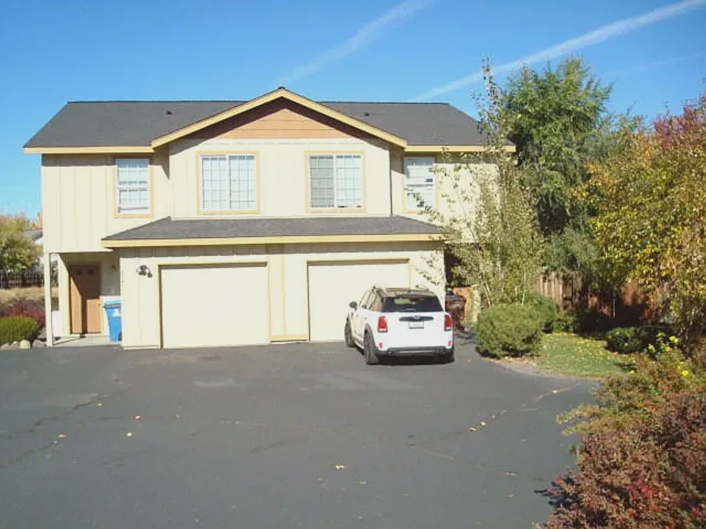 3-Bedroom Townhome in Redmond – $2,250/Month property image