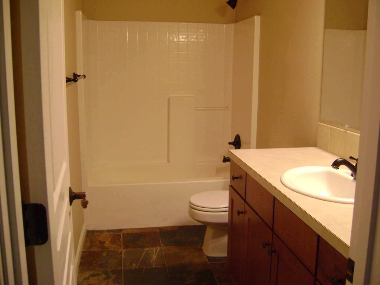 Beautiful 3 bedroom, 3 bathroom, one story single family home in quiet neighborhood - Available in November property image