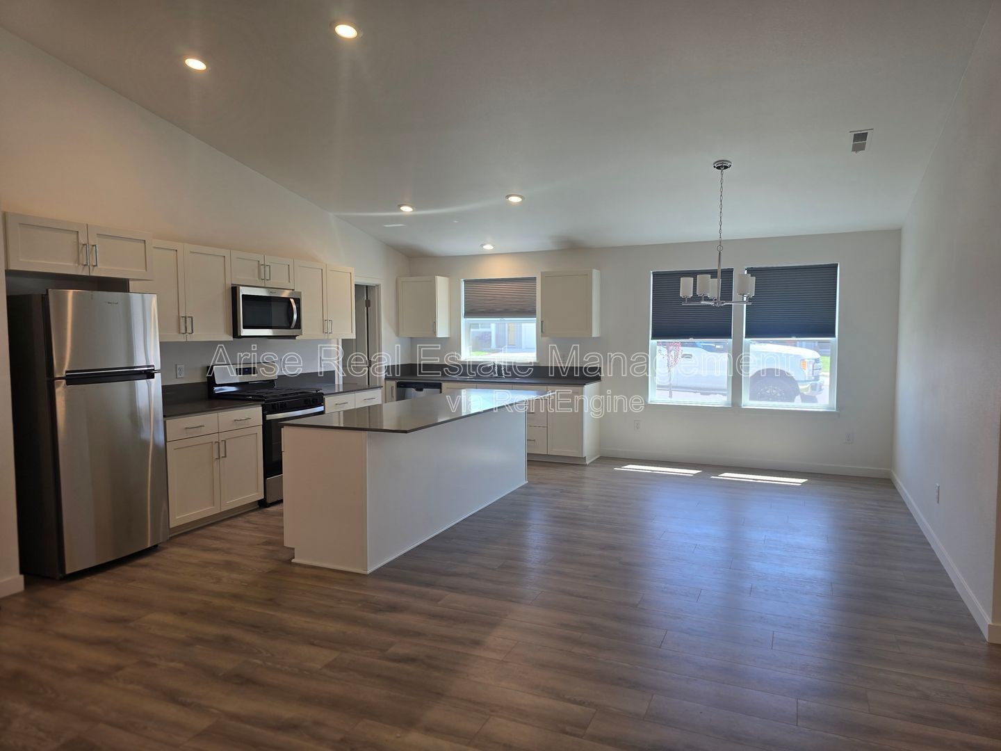 Beautiful, light-filled 3-bedroom, 2-bath home property image