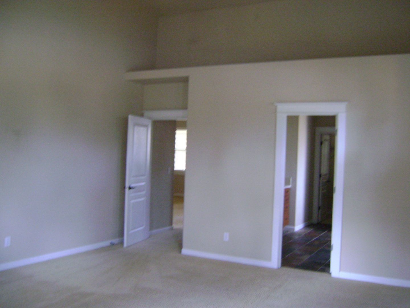 Beautiful 3 bedroom, 3 bathroom, one story single family home in quiet neighborhood - Available in November property image