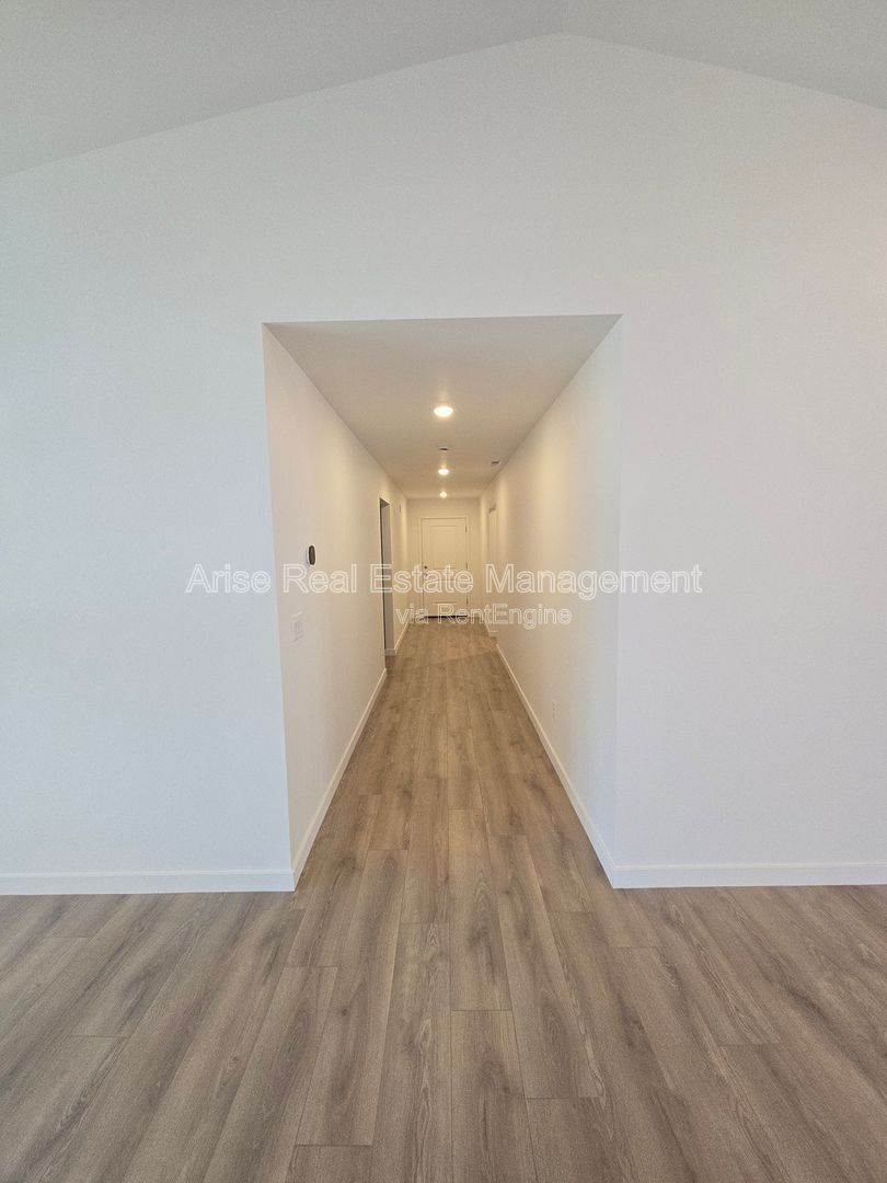 Beautiful, light-filled 3-bedroom, 2-bath home property image