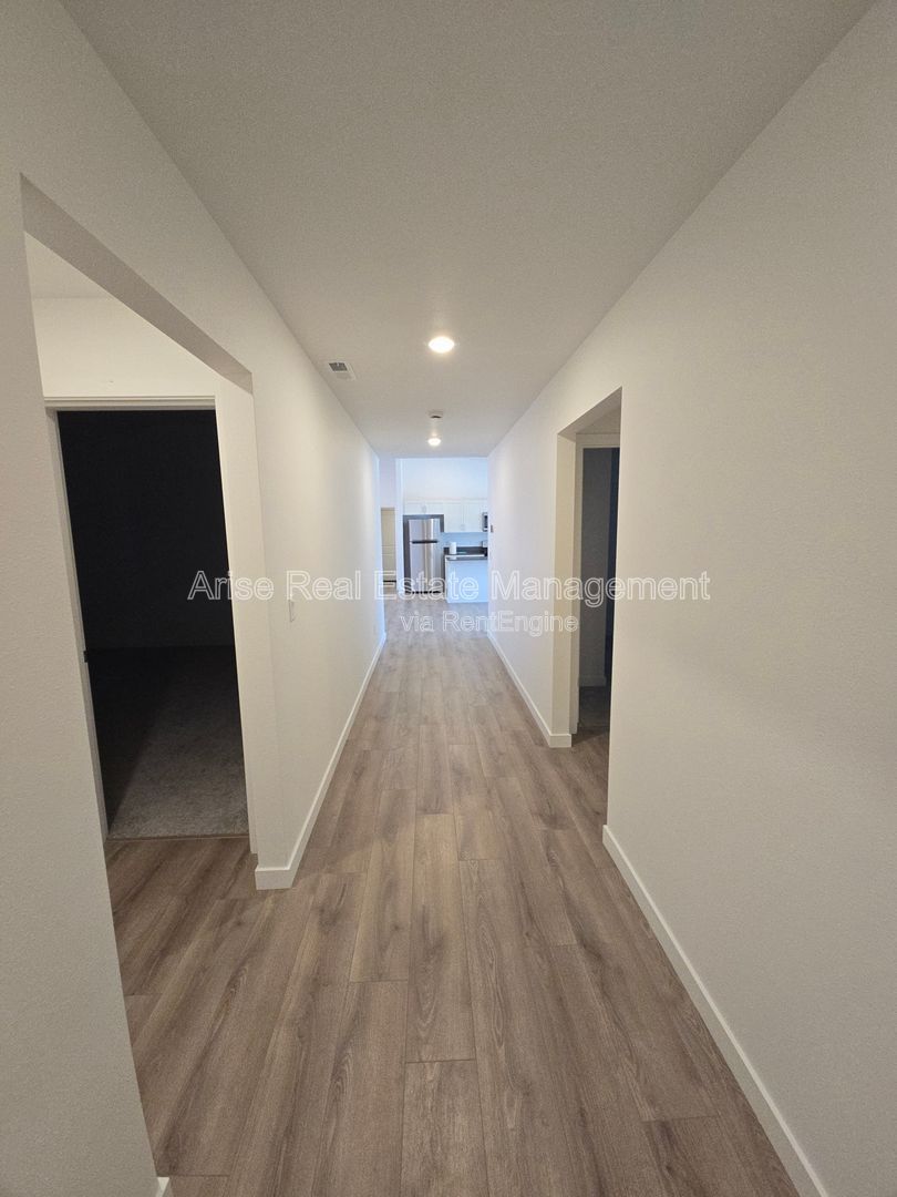 Beautiful, light-filled 3-bedroom, 2-bath home property image